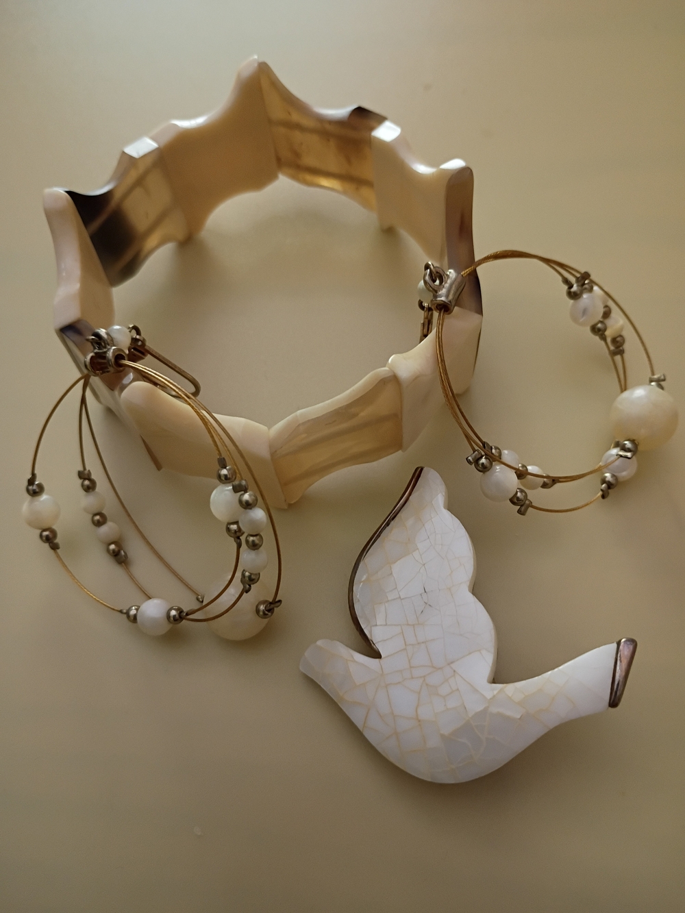 3pc Jewelry Lot; Ivory Tan Gold -LizC Dove Pin, Bracelet, Hoop Earrings Must C!